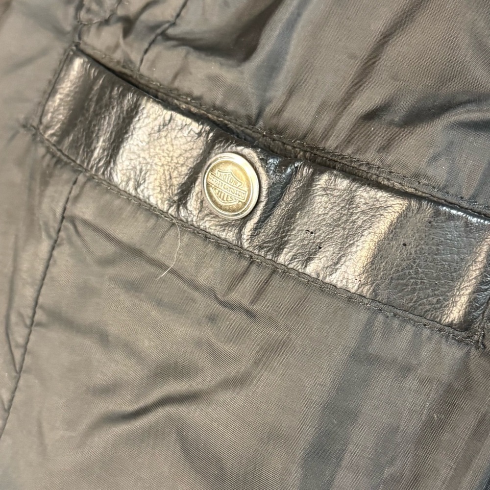 Women's Harley Davidson
Leather Vest - Picture 16 of 16
